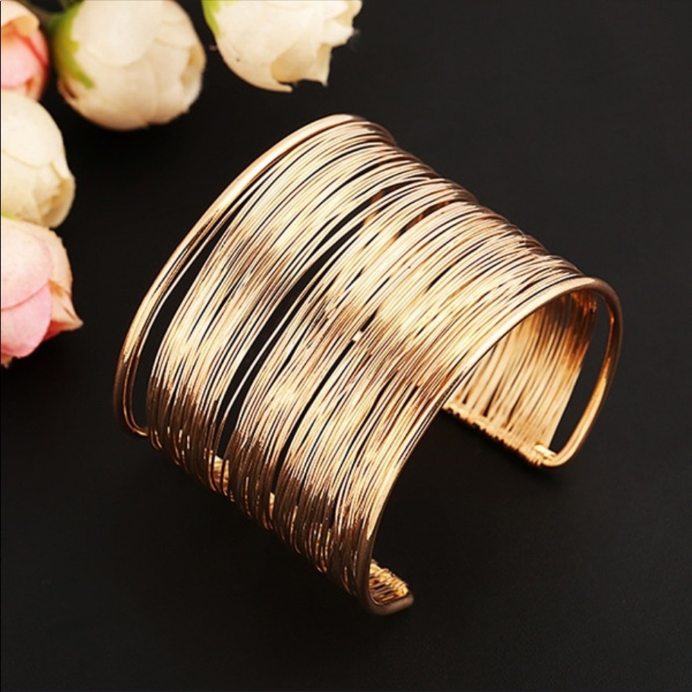 NWT plated yellow gold  vintage bangle - Picture 2 of 3